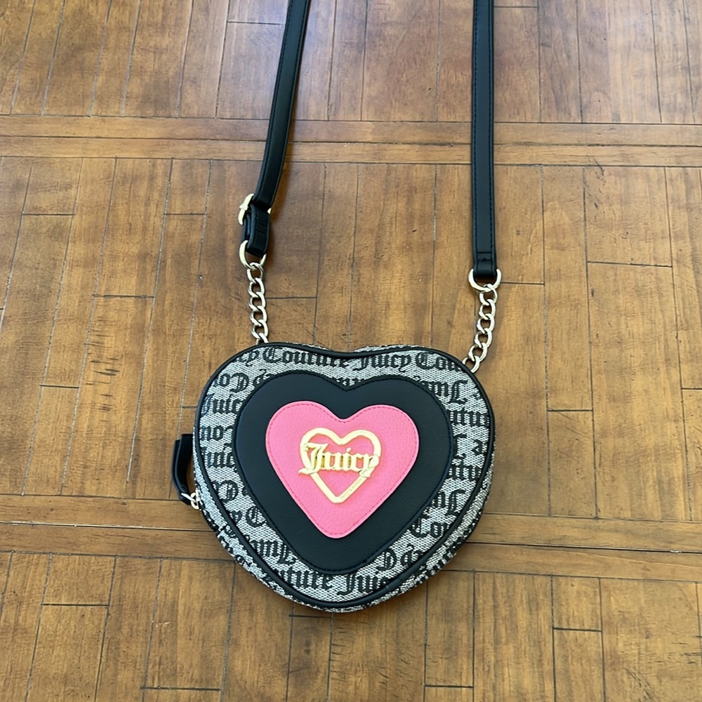 JUICY COUTURE - PINK &  BLACK & GRAY
RAISED EBOSED JC SHOULDER BAG COLLECTIBLE.